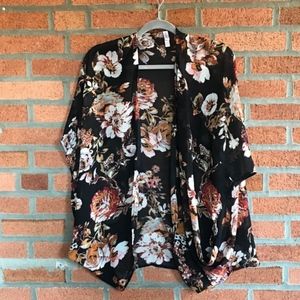 XHILARATION | Floral Kimono